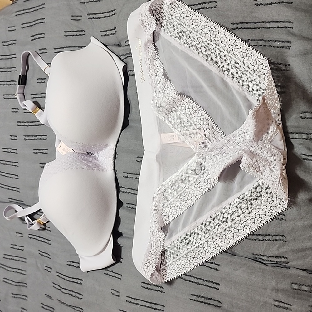 NWT  1 bras 1 panty